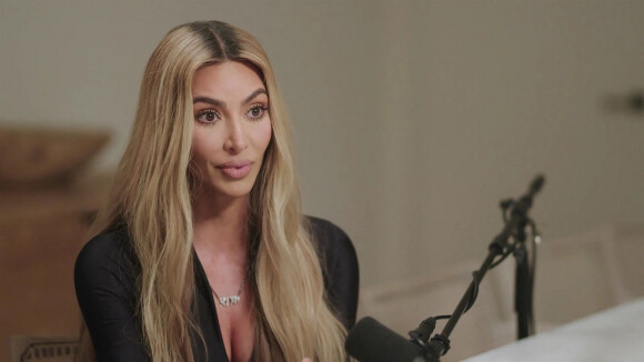 Kim Kardashian s'exprime pour la première fois depuis son divorce avec Kanye West sur le podcast "IRL" d'Angie Martinez. 
