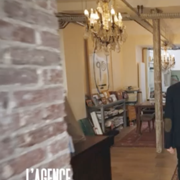 Violaine Sanson, la grande soeur de Véronique Sanson, dévoile les images de son loft de luxe qu'elle souhaite vendre dans l'émission "L'Agence" - TMC