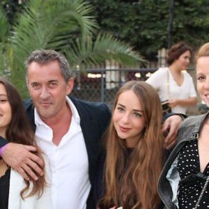 Christophe Dechavanne avec sa fille Ninon - Ouverture la Fête des Tuileries du samedi 28 juin au dimanche 24 août 2014, qui fête cette année 2 anniversaires : les 50 ans de cinéma de Claude Lelouch et les 30 ans de la Fête des Tuileries. Paris le 27 juin 2014  