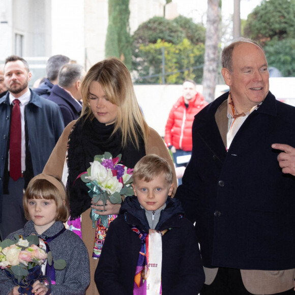 Le prince Albert II de Monaco, le prince Jacques de Monaco et la princesse Gabriella de Monaco, Louis Ducruet et Camille Gottlieb - 3ème jour du 45ème Festival International du Cirque de Monte Carlo sous le chapiteau Fontvieille à Monaco le 22 janvier 2023. © Olivier Huitel/pool/Bestimage 