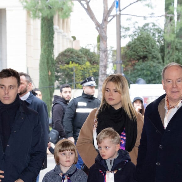 Le prince Albert II de Monaco, le prince Jacques de Monaco et la princesse Gabriella de Monaco, Louis Ducruet et Camille Gottlieb - 3ème jour du 45ème Festival International du Cirque de Monte Carlo sous le chapiteau Fontvieille à Monaco le 22 janvier 2023. © Olivier Huitel/pool/Bestimage 