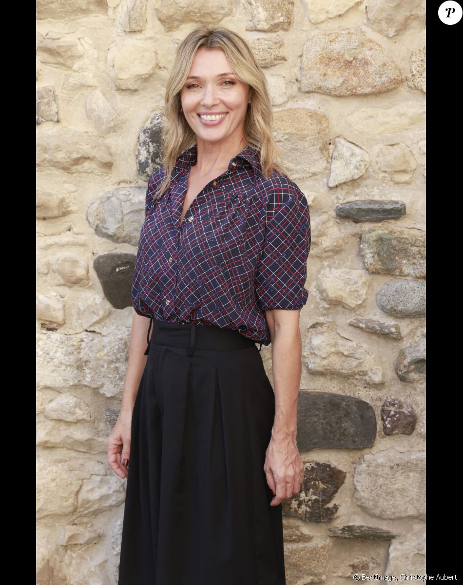 Anne Marivin au photocall de "La vie, l'amour, tout de suite" lors de la 24ème édition du Festival de la Fiction TV de la Rochelle, le 15 septembre 2022. © Christophe Aubert via Bestimage