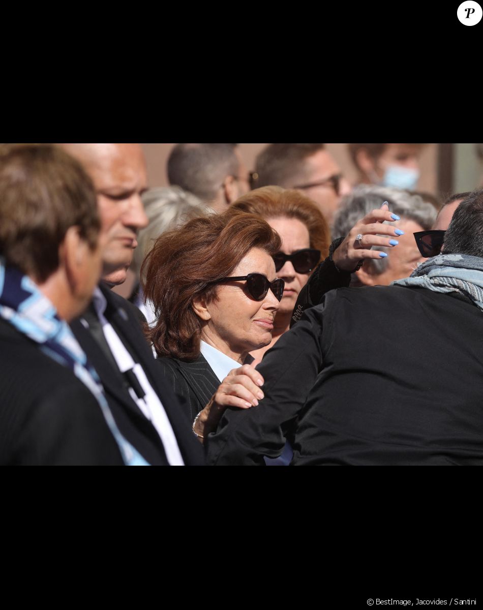Dominique Tapie, Nathalie Tapie - Sorties des obsèques de Bernard Tapie en la Cathédrale La Major à Marseille le 8 octobre 2021. © Jacovides / Santini / Bestimage
