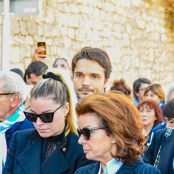 Dominique Tapie, Sophie Tapie - Les marseillais et la famille accompagnent Bernard Tapie jusqu'à la Cathédrale La Major à Marseille le 8 octobre 2021. © Santini / Jacovides / Bestimage 