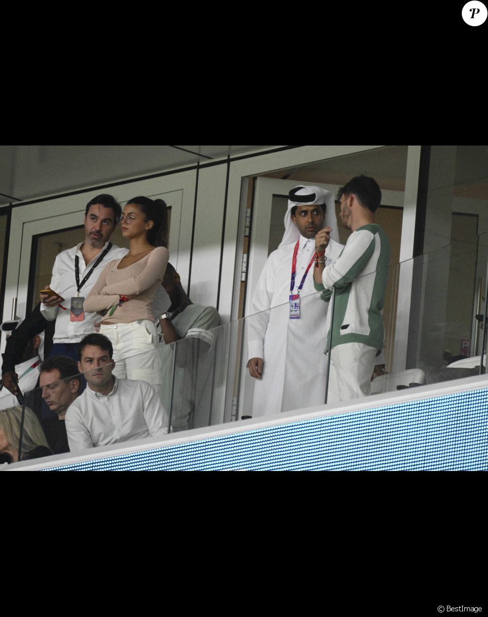 Nasser al-Khelaïfi (président du PSG), Pierre Gasly dans les tribunes du match "France - Australie (4-1)" lors de la Coupe du Monde 2022 au Qatar, le 22 novembre 2022.