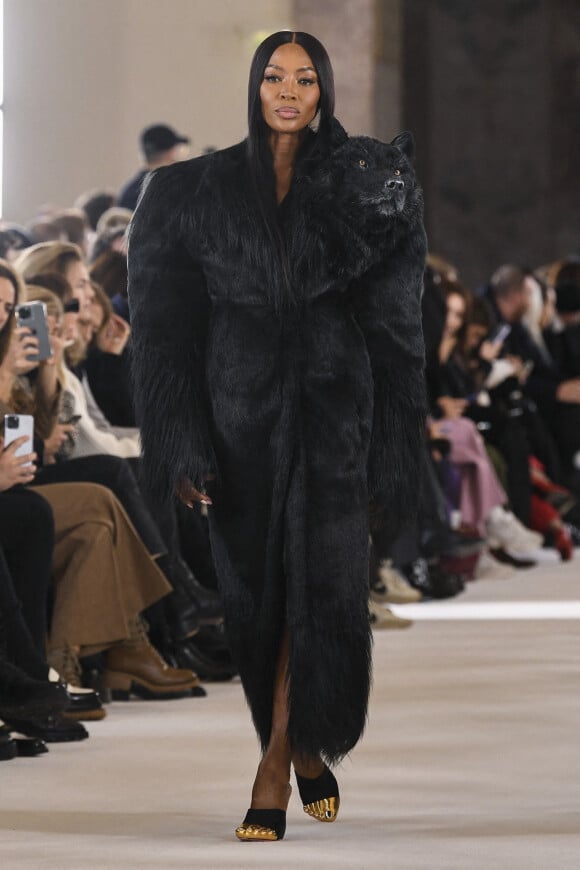 Naomi Campbell - Défilé de mode Haute-Couture Schiaparelli au Petit Palais lors de la Fashion Week Printemps-été 2023 de Paris, le 23 janvier 2023. 