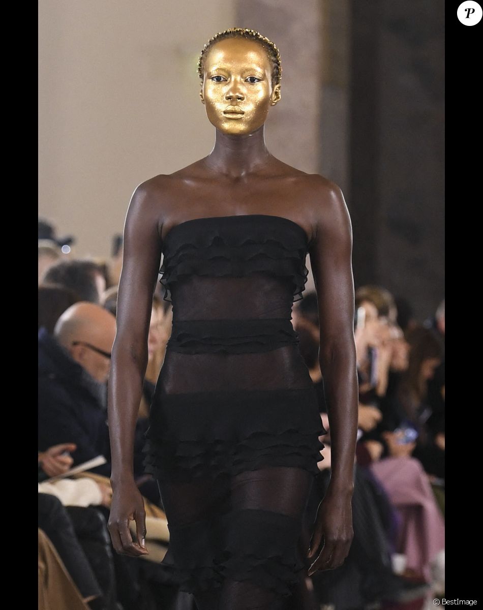 Défilé de mode Haute-Couture Schiaparelli au Petit Palais lors de la Fashion Week Printemps-été 2023 de Paris, le 23 janvier 2023.