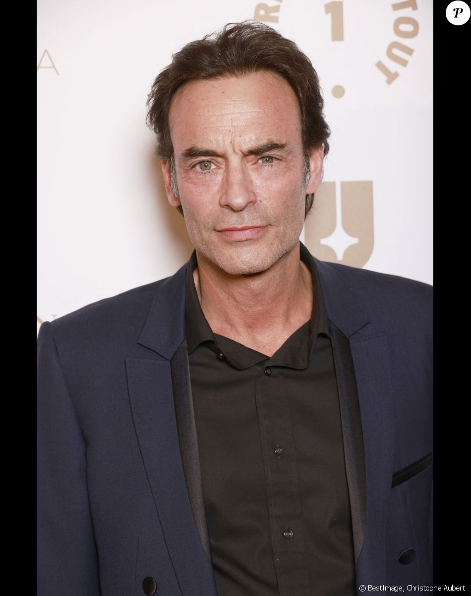 Anthony Delon - Photocall de la 10ème édition du "Global Gift Gala 2022" au Four Seasons Hotel George V à Paris le 19 novembre 2022. © Christophe Aubert / Bestimage