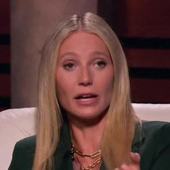 Gwyneth Paltrow et David Schwimmer sur le plateau de l'émission "Shark Tank" à Los Angeles, le 8 janvier 2023. 