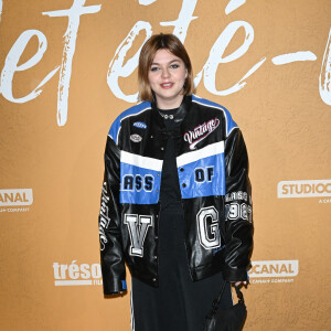 Louane Emera - Avant-première du film "Cet été-là" au cinéma Pathé Wepler à Paris le 3 janvier 2022. © Coadic Guirec/Bestimage