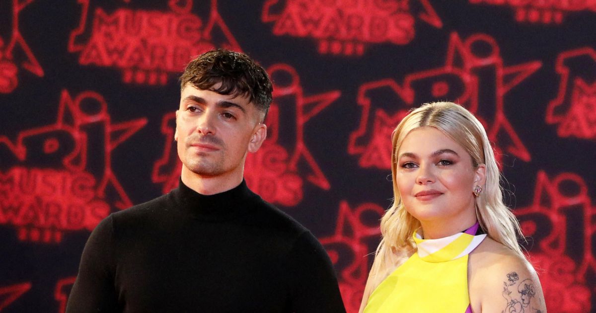 Florian Rossi et sa compagne Louane Emera lors de la 23ème édition des NRJ Music Awards 2021 au Florian Rossi et sa compagne Louane Emera lors de la 23ème édition des NRJ Music Awards 2021 au