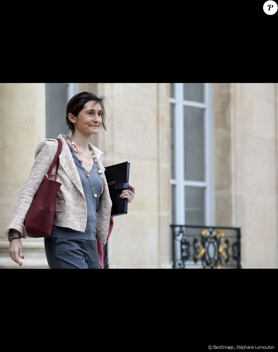 Amélie Oudéa-Castéra, ministre des Sports et des Jeux Olympiques et Paralympiques à la sortie du conseil des ministres, au palais de l'Elysée, à Paris, France, le 23 janvier 2023. © Stéphane Lemouton/Bestimage