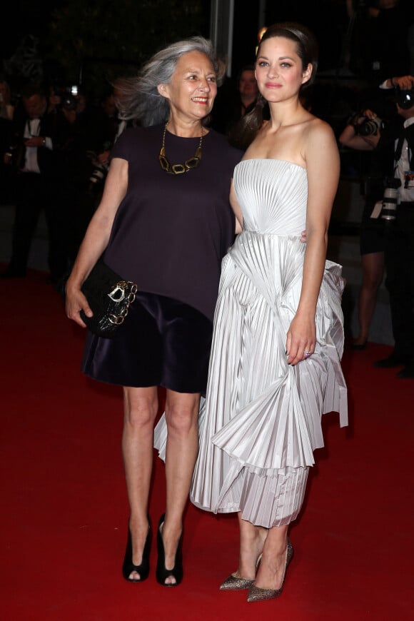 Marion Cotillard et sa mère Niseema Theillaud - Montée des marches du film "L'homme qu'on aimait trop" lors du 67 ème Festival du film de Cannes – Cannes le 21 mai 2014.
