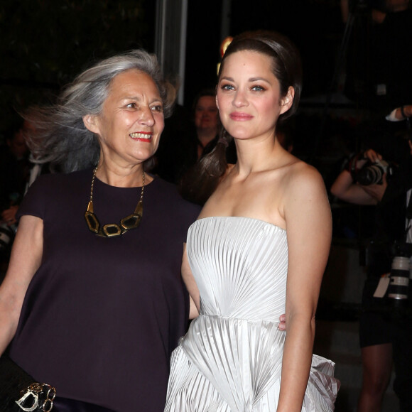 Marion Cotillard et sa mère Niseema Theillaud - Montée des marches du film "L'homme qu'on aimait trop" lors du 67 ème Festival du film de Cannes – Cannes le 21 mai 2014.