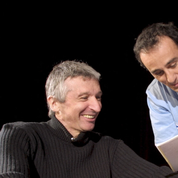Au theatre d'Enghien-Les-Bains, Elie Semoun et Roger Louret le 17 septembre 2001.