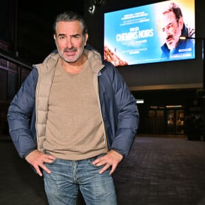 Jean Dujardin lors de l'avant-première du film "Les Chemins Noirs", dans lequel il a le rôle principal, réalisé par Denis Imbert, au cinéma Pathé Gare du Sud à Nice, le 26 janvier 2023. © Bruno Bebert/Bestimage