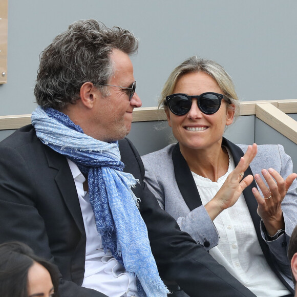 Anne-Sophie Lapix et son mari Arthur Sadoun - Célébrités dans les tribunes des internationaux de France de tennis de Roland Garros à Paris, France, le 9 juin 2019. © Jacovides-Moreau/Bestimage 
