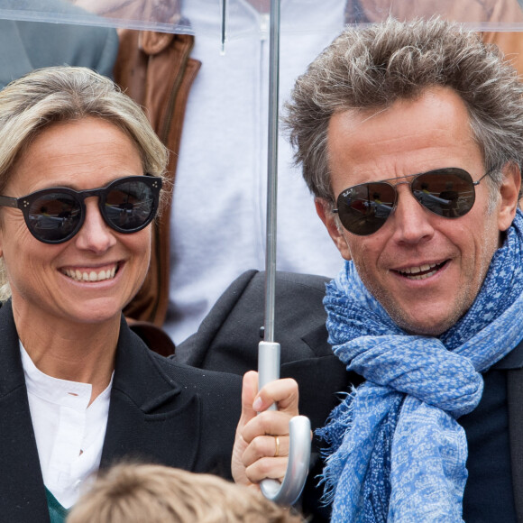 Anne-Sophie Lapix et son mari Arthur Sadoun - Célébrités dans les tribunes des internationaux de France de tennis de Roland Garros à Paris, France, le 8 juin 2019. © Jacovides / Moreau/Bestimage 
