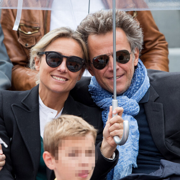 Anne-Sophie Lapix et son mari Arthur Sadoun - Célébrités dans les tribunes des internationaux de France de tennis de Roland Garros à Paris, France, le 8 juin 2019. © Jacovides / Moreau/Bestimage 