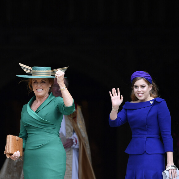 Sarah Ferguson, duchesse d'York et la princesse Beatrice d'York - Les invités arrivent à la chapelle St. George pour le mariage de la princesse Eugenie d'York et Jack Brooksbank au château de Windsor, Royaume Uni, le 12 octobre 2018. 