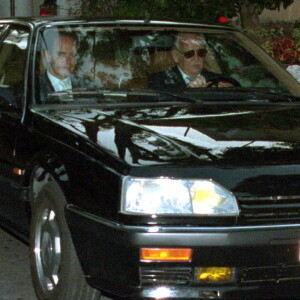Albert et Rainier de Monaco allant au mariage de Stéphanie avec Daniel Ducruet en juillet 1995