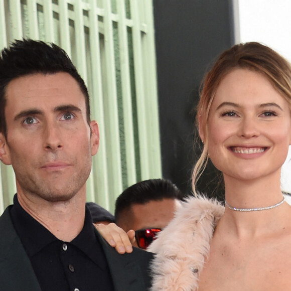 Adam Levine et sa femme Behati Prinsloo - Adam Levine reçoit son étoile sur le Walk of Fame à Hollywood, le 10 février 2017 © Chris Delmas/Bestimage