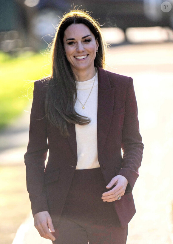 Kate Middleton, princesse de Galles, arrive à une réception pour l'équipe de la Ligue anglaise de rugby en fauteuil roulant en reconnaissance de son succès lors de la récente coupe du monde de la Ligue de rugby, dans la salle du jardin, au Hampton court Palace, à Londres, Royaume Uni, le 19 janvier 2023. 