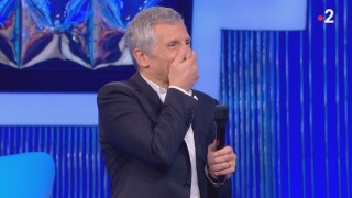 "Tu veux manger ma petite saucisse ?" : Nagui choqué par les propos d'une candidate de N'oubliez pas les paroles