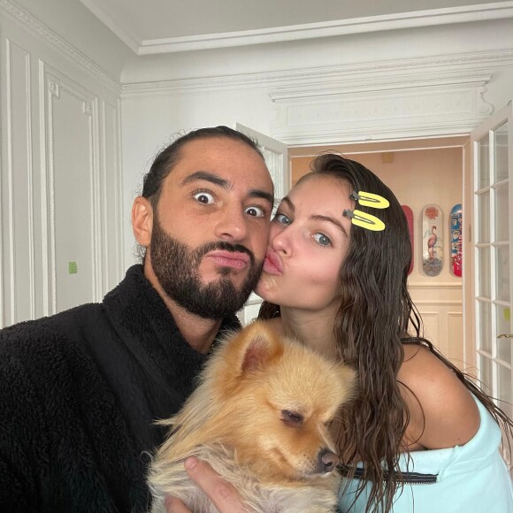 Thylane Blondeau et son chien 21. Instagram. Le 12 octobre 2022.
