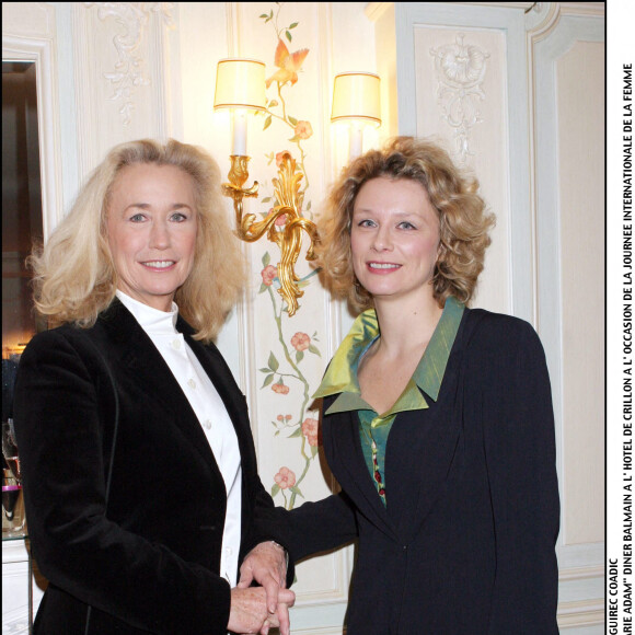 Brigitte Fossey et sa fille Marie Adam lors du dîner Balmain en 2004