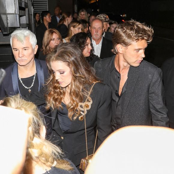 Lisa Marie Presley et Austin Butler arrivent à la soirée d'anniversaire d'Elvis lors d'une pré-soirée des Golden Globes à Los Angeles le 8 janvier 2023. 