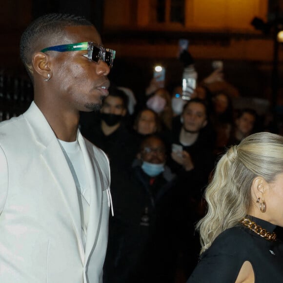 Paul Pogba et sa femme Maria Zulay Salaues - Arrivées et sorties du défilé Off-White Femme Automne/hiver 2022/2023 au palais Brongniart à Paris, France, le 28 février 2022. © Veeren-Christophe Clovis / Bestimage