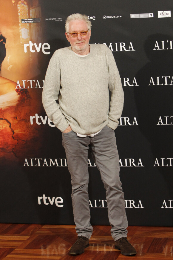 Le réalisateur Hugh Hudson au photocall du film "Altamira" à Madrid le 31 mars 2016. 