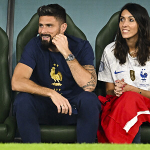 Giroud Olivier avec sa femme Jennifer - Les joueurs de l'équipe de France passent un moment avec leur famille avant la rencontre France/Tunisie lors de la Coupe du Monde de la FIFA, Qatar 2022 le 30 novembre 2022. © JB Autissier / Panoramic / Bestimage