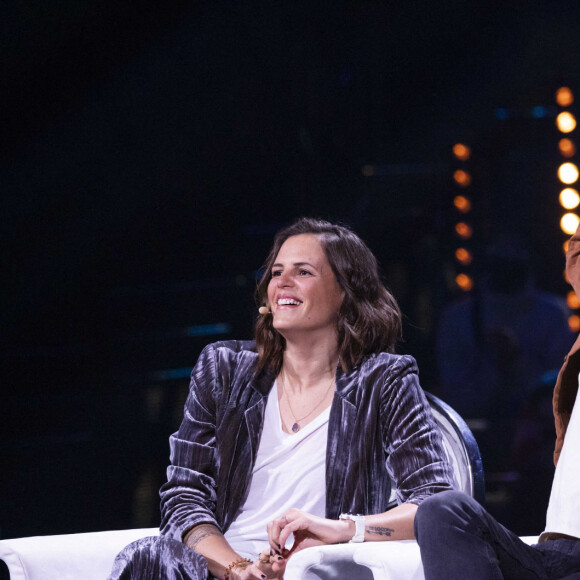 Exclusif  - Laure Manaudou et son mari Jérémy Frérot - Enregistrement de l'émission "La Chanson secrète 11" à Paris, diffusée le 24 juin sur TF1. Le 18 janvier 2022 Après le succès des précédentes éditions, " LA CHANSON SECRETE ", présentée par N.Aliagas et produite par DMLS TV, revient sur TF1. 8 artistes ne savent rien de ce qui va se passer pour eux ! Ils ont accepté de jouer le jeu, de se laisser totalement surprendre, émouvoir, parfois même déstabiliser car ils vont découvrir en même temps que les téléspectateurs une surprise : une chanson qui leur est chère revisitée et réinterprétée par un artiste. Des mises en scène spectaculaires au service de l'émotion... Et des émotions fortes pour l'artiste assis dans le fauteuil grâce à la venue sur le plateau de proches et d'invités inattendus. Les téléspectateurs seront aux premières loges pour vivre ces moments d'intimité musicale rare. Dans ce nouveau numéro, un couple rare en télévision, un chef étoilé, un invité piégé venu pour répéter une surprise à un autre guest sans s'attendre à être lui-même invité dans le fauteuil, des participants exceptionnels tels que le frère d'un guest pour la première fois en France... © Cyril Moreau / Bestimage 