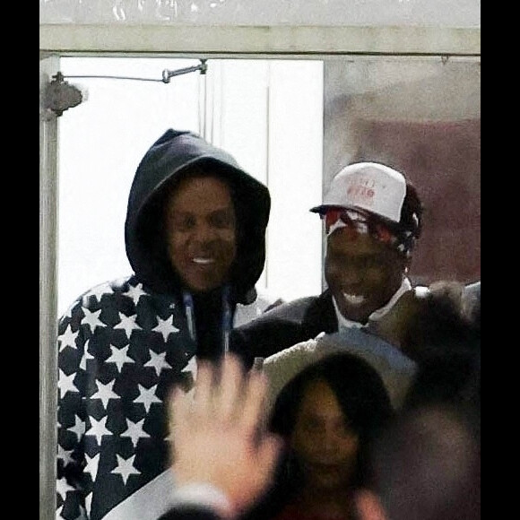 Exclusif - ASAP Rocky avec son fils et Jay Z quittent la finale du Super Bowl 57 à Glendale le 12 février 2023.