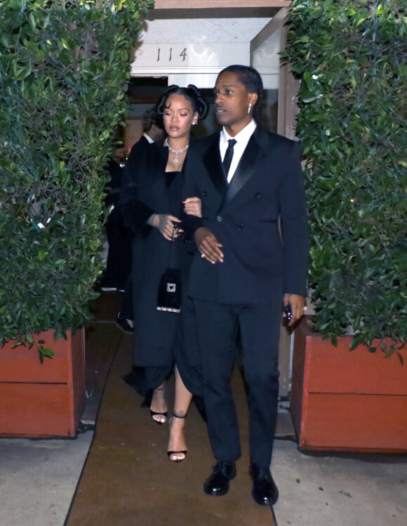 Rihanna et son compagnon A$AP Rocky sont allés dîner après avoir assisté aux Golden Globes à Los Angeles, Californie, Etats-Unis, le 11 janvier 2023.