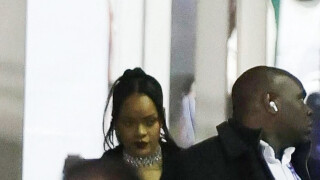 Rihanna enceinte : son fils lové dans les bras d'A$AP Rocky au Super Bowl, la famille au complet et très lookée !