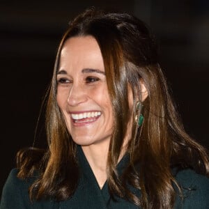 Pippa Middleton - La famille royale arrive au service de chant communautaire Together At Christmas à l'abbaye de Westminster à Londres le 8 décembre 2021. 