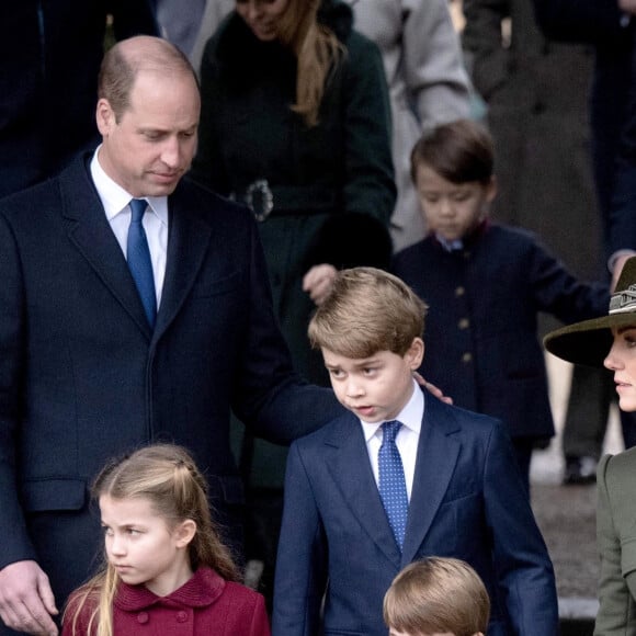 Le prince William, prince de Galles, Catherine (Kate) Middleton, princesse de Galles, le prince George de Galles, la princesse Charlotte de Galles, et le prince Louis de Galles, - La famille royale d'Angleterre assiste au service religieux de Noël à l'église St Mary Magdalene à Sandringham, Norfolk, Royaume Uni, le 25 décembre 2022. 