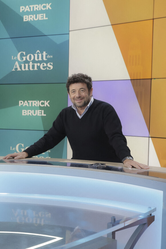 Exclusif - Patrick Bruel - Patrick Bruel est l'invité de V.Benaim sur I24 News dans son nouveau talk show "Le Goût des Autres". Paris, le 18 janvier 2023.  © Jack Tribeca / Bestimage