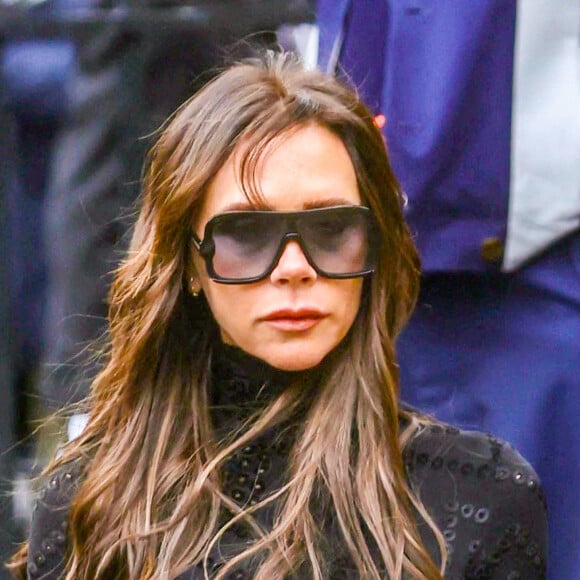 Victoria Beckham lors de l'hommage rendu à Vivienne Westwood et à son héritage en la cathédrale Southwark à Londres, Royaume Uni, le 16 février 2023.