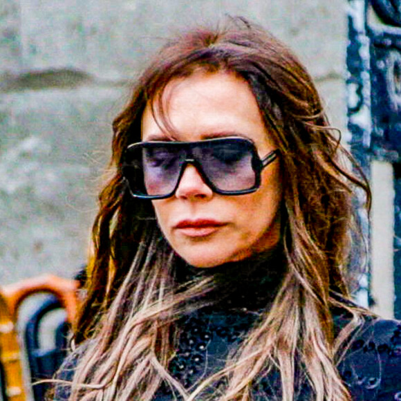 Victoria Beckham lors de l'hommage rendu à Vivienne Westwood et à son héritage en la cathédrale Southwark à Londres, Royaume Uni, le 16 février 2023.