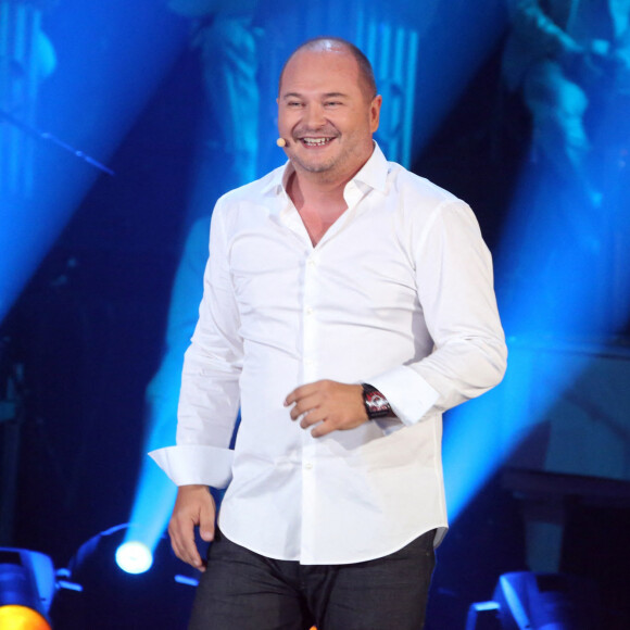 Exclusif - Sébastien Cauet   - Enregistrement de l'émission "Les années bonheur" diffusée le 13 décembre 2014. Le 7 octobre 2014