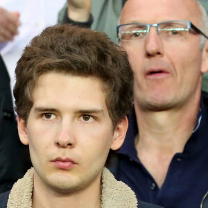 Exclusif - Claire Chazal avec son fils François Poivre d'Arvor et un ami assistent au quart finale de la Ligue des Champions de football au Parc des Princes entre le PSG et le FC Barcelone à Paris le 15 avril 2015. 