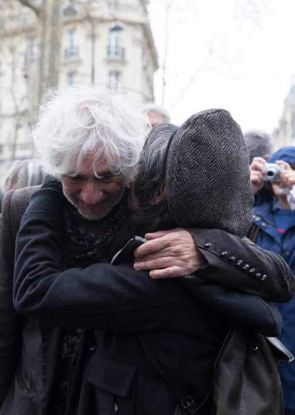 Louis Bertignac, Kuelan Nguyen à la sortie de l'hommage à Jacques Higelin au Cirque d'Hiver à Paris le 12 avril 2018.