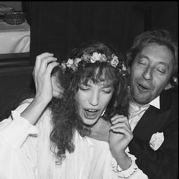 "Tu te rends compte ils se voient au Hilton !" Ce à quoi Robert Charlebois a répondu avec humour : "Tu as raison , ils auraient pu choisir le Ritz, c'est plus chic !"
Archives - Serge Gainsbourg et Jane Birkin chez Raspoutine le 16 janvier 1978
