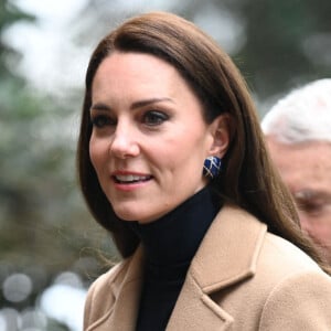 Kate Middleton a visite la Oxford Nursing House à l'ouest de Londres.
Catherine (Kate) Middleton, princesse de Galles, arrive pour visiter l'Oxford House Nursing Home à Slough, Royaume Uni, pour rencontrer le personnel et les résidents et découvrir comment la prestation de soins de haute qualité axés sur le patient est au centre du travail de la maison. 