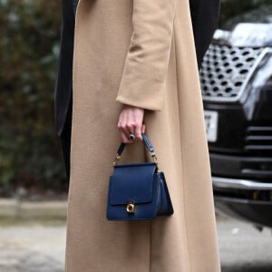 Un exercice dans lequel elle n'a pas excellé puisque la crêpe a fini totalement écrasée dans la poêle. 
Catherine (Kate) Middleton, princesse de Galles,, arrive pour visiter l'Oxford House Nursing Home à Slough, Royaume Uni, le 21 février 2023, pour rencontrer le personnel et les résidents et découvrir comment la prestation de soins de haute qualité axés sur le patient est au centre du travail de la maison. Oxford House est une maison de retraite familiale qui a ouvert ses portes aux résidents en 1980. 