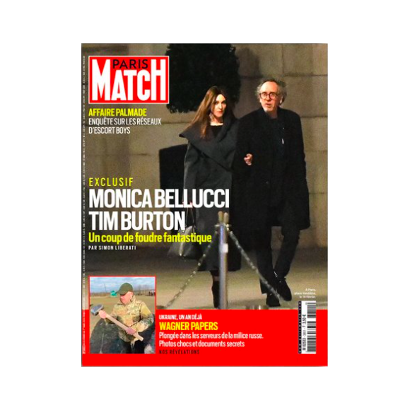 Le magazine "Paris Match" a dévoilé des images de deux amoureux. 
Tim Burton et Monica Bellucci en couple, en couverture du magazine Paris Match du 23 février 2023